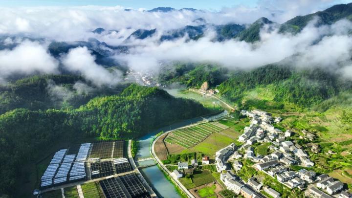 國煙幫扶建設(shè)的竹溪縣肖家邊綜合服務(wù)體