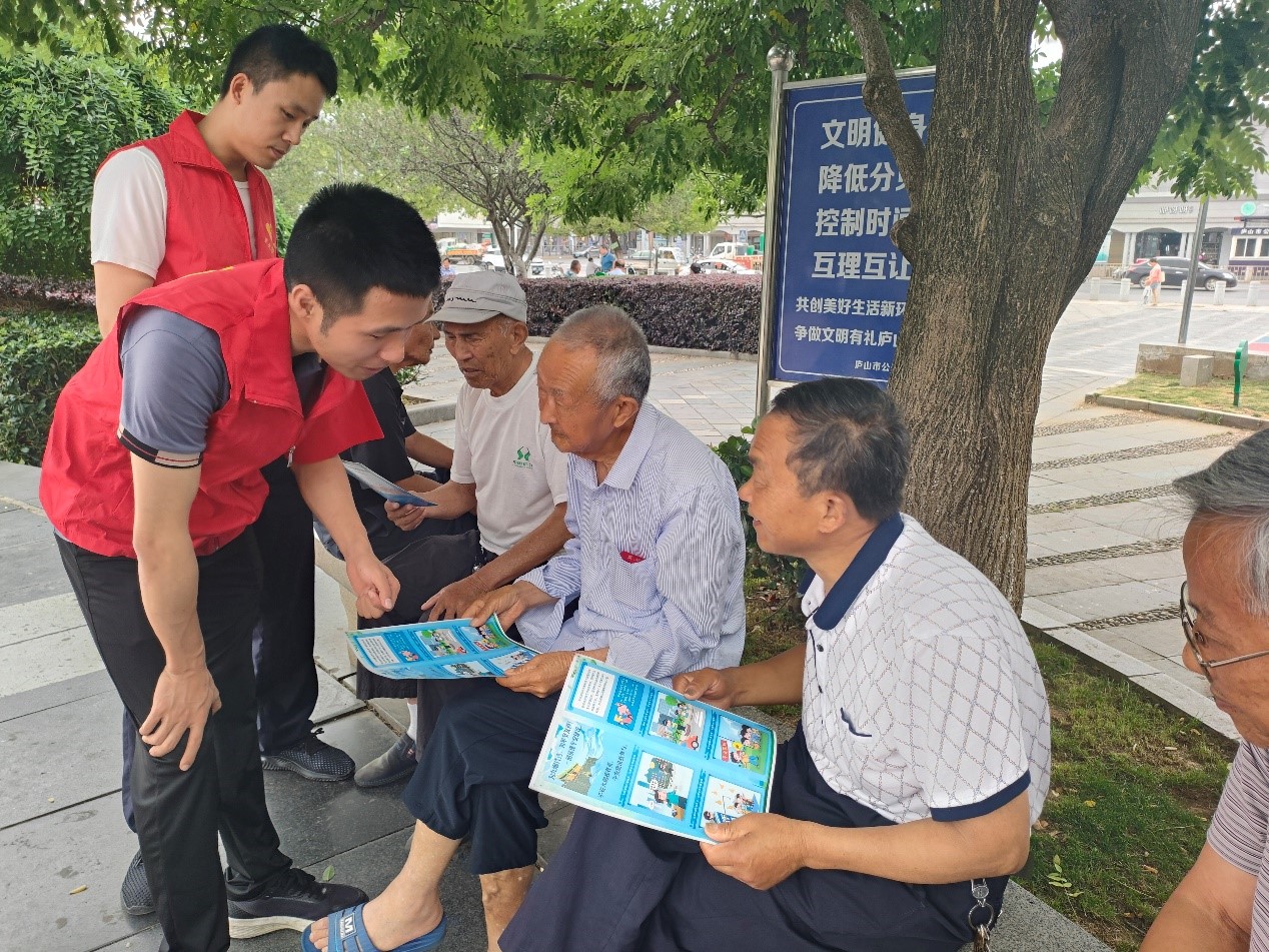 為民服務(wù)解難題   志愿服務(wù)暖人心3.jpg