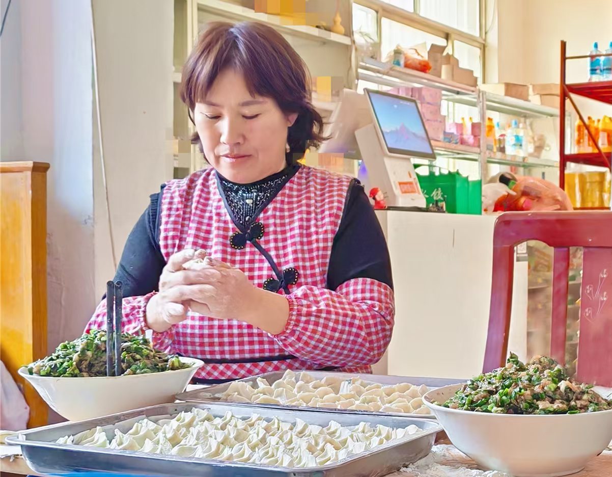 圖為盧愛真包梨花水餃