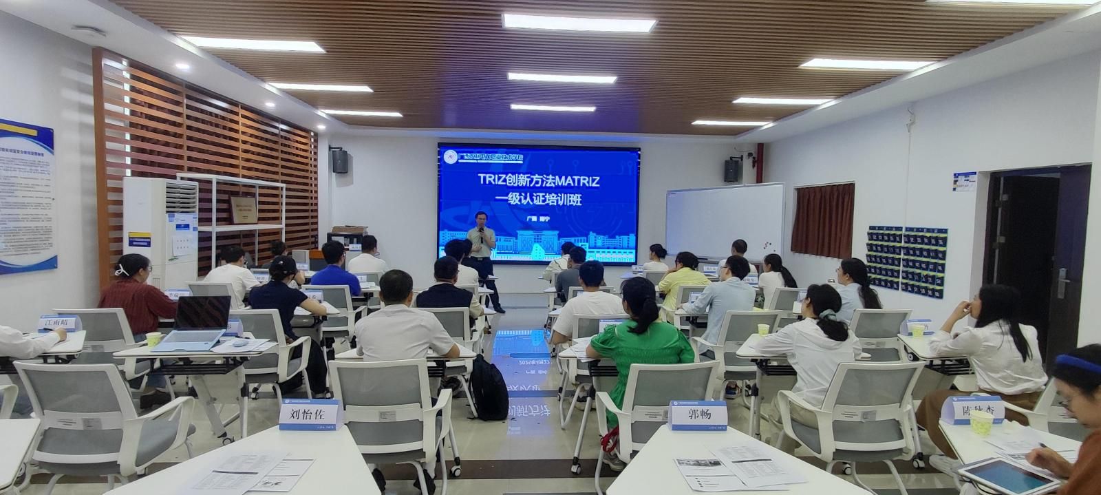 1276147_cc614841-cb05-4a86-90de-62c711f05f28.jpg 1276147_cc614841-cb05-4a86-90de-62c711f05f28.jpg