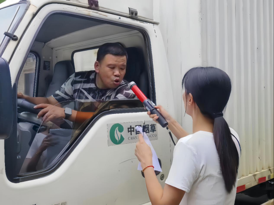 圖為駕駛員出車前的酒精檢測