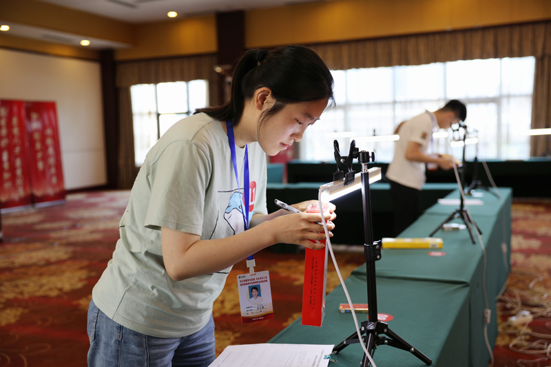 1282488_adb37bd3-f7da-443c-a501-4f232633538c 副本.jpg