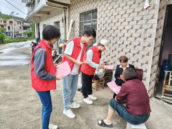 瑞昌煙草志愿者開(kāi)展血吸蟲(chóng)病防治知識(shí)宣傳.jpg