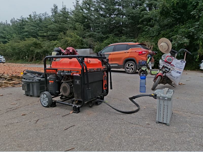 調(diào)撥電機(jī)為無人機(jī)提供充電服務(wù)